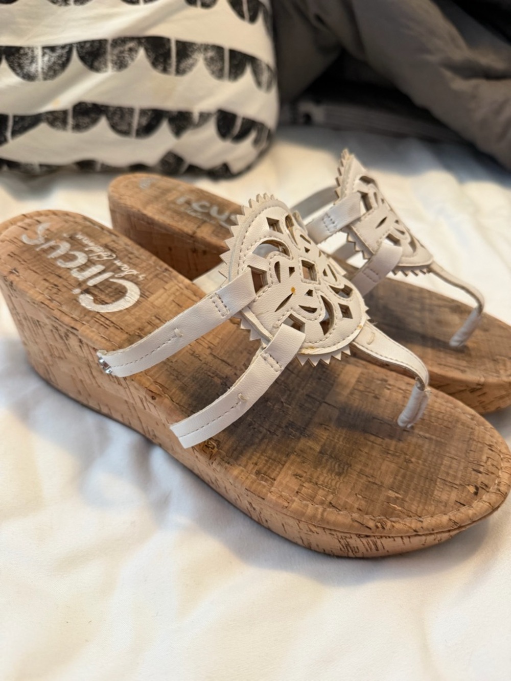 Circus by Sam Edelman white boho leather Thong Cork Wedge Sandals sz 9